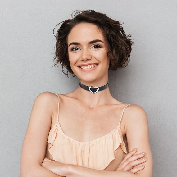 JewelryWe Schmuck Damen Choker Halsband Leder Halskette Gothic Punk Lolita Herz Collier Kette verstellbare Schnalle Kragen Halsketten für Frauen Mädchen Schwarz