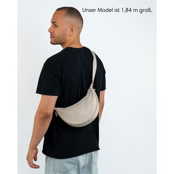 LARKSON Crossbody Bag Damen & Herren Beige - Solveig Small - Umhängetasche im Halbmond Style - Halbrunde Schultertasche - Moon Bag Design - Wasserabweisend