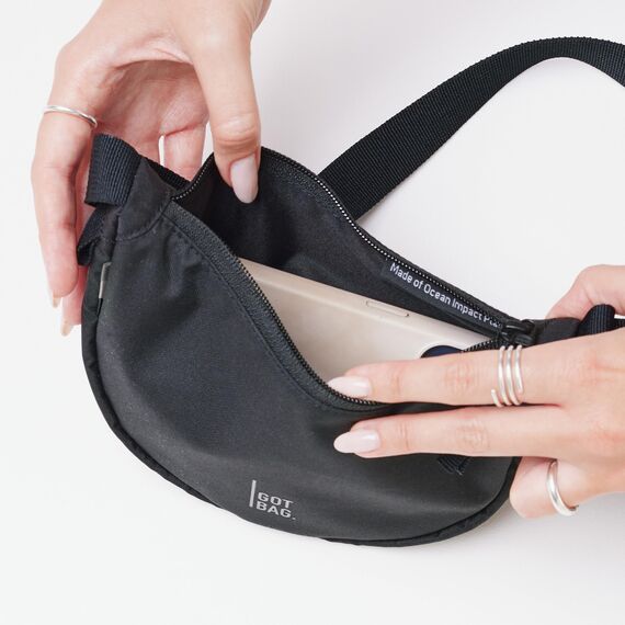 GOT BAG Crossbody Moon Bag | Halbmond Handtasche Wasserabweisend | Stylische Umhängetasche mit verstellbarem Gurt