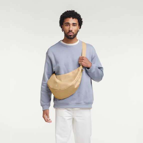 GOT BAG Moon Bag Umhängetasche aus Ocean Impact Plastic | Wasserdichte Halbmondtasche | Elegante Umhängetasche mit verstellbarem Riemen, Ufer