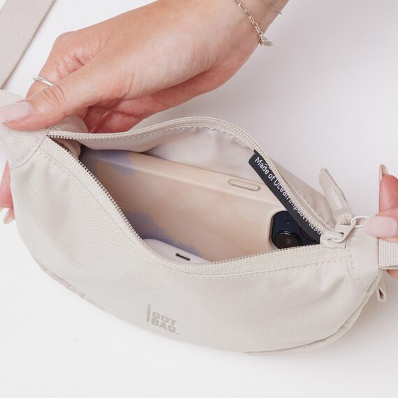 GOT BAG Moon Bag Umhängetasche aus Ocean Impact Kunststoff | Halbmondtasche wasserdicht | Hüfttasche Crossbody mit verstellbarem Schultergurt, Sof Shell (Mini), one size, Lässig