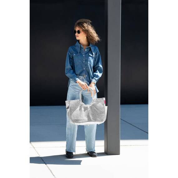 reisenthel loopshopper L silver crackle – Stabile Tasche mit praktischen Fächern aus recycelten PET-Flaschen – Charmantes und wasserabweisendes Design