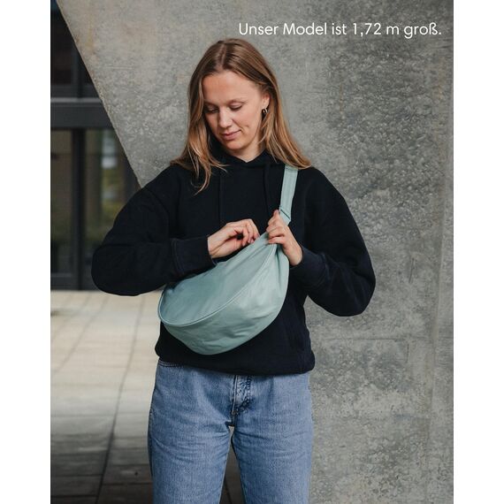 LARKSON Crossbody Bag Damen & Herren Rosa - Solveig Medium - Umhängetasche im Halbmond Style - Halbrunde Schultertasche - Moon Bag Design - Wasserabweisend