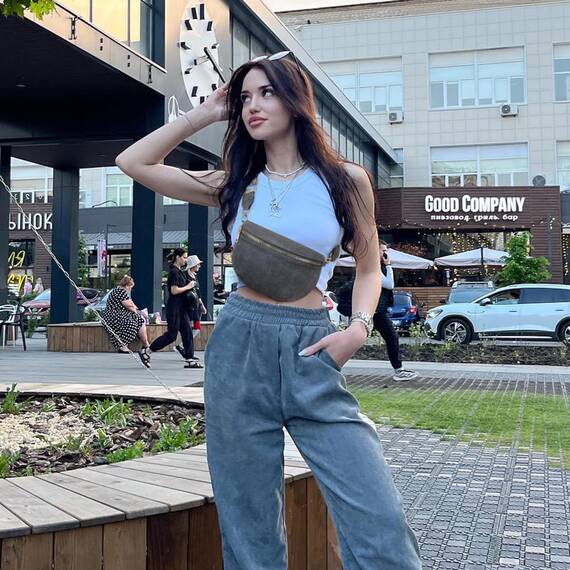 Roulens Kleine Damen Umhängetaschen,Elegant Bauchtasche Damen,Umhängetasche aus Veganes Leder,Crossbody Bag Damen,RFID Blockierung Kartenschlitz Brusttasche mit Verstellbar Abnehmbar Breiter Gurt