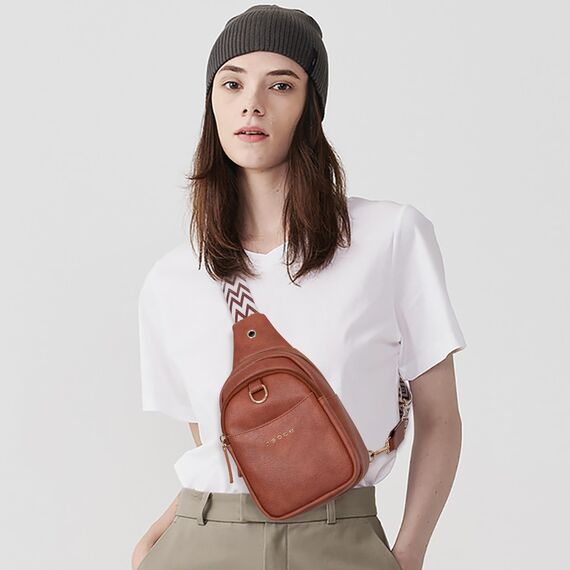 OSOCE Crossbody Damen Klein Brusttasche PU Leder Sling Bag Diebstahlsicher Crossbag Damen Schulterrucksack Vielseitige Umhängetasche für Reisen und mehr in Braun Weiß und Schwarz