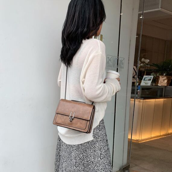Travistar Kleine Handtasche Damen Umhängetasche Damen Klein Tasche Niedlich Schultertasche PU Leder Crossbody Bag für Mädchen Frau mit Kette Schulterriemen, Khaki