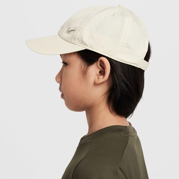Nike Dri-Fit Club Unstrukturierte Metall-Swoosh-Cap Für Kinder, Lt Khaki, FB5064-229, 1SIZE