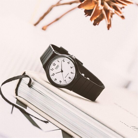 Casio Unisex ErwachseneArmbanduhr Analog Quarz Harz MQ-24-7BLLGF