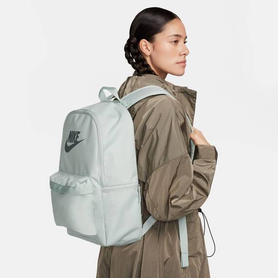 Nike Unisex Heritage Rucksack, Light Silver/Light Silver/Smok, One Size