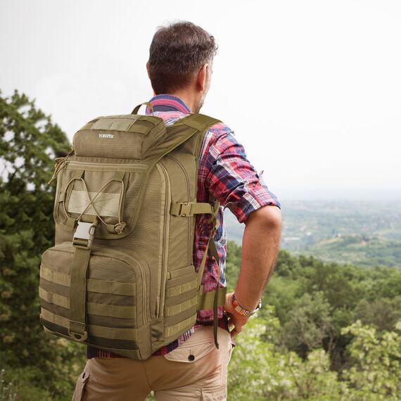 YOREPEK 50L Militär Rucksack, Groß Taktischer Rucksack, Wanderrucksack Herren Bundeswehr Outdoor Arbeit Survival Wasserdicht Travel Assault Tactical Backpack für Trekking Camping Reisen Jagd, Khaki