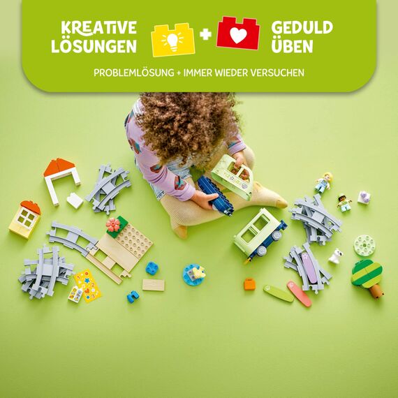 LEGO DUPLO Interaktive Abenteuer-Eisenbahn - Lernspielzeug für Kleinkinder ab 2 Jahren – 14 Gleisstücke, Aktionssteine mit Geräuschen und 4 Spielfiguren – Geschenkidee für Jungen & Mädchen - 10427