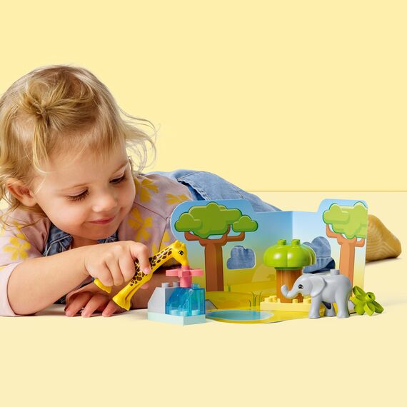 LEGO DUPLO Wilde Tiere Afrikas, Lernspielzeug für Jungen und Mädchen ab 2 Jahre, Spielzeug-Set für Kleinkinder mit Tierfiguren und Spielmatte 10971