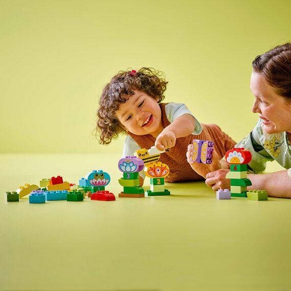 LEGO DUPLO Town Kreativer Blumengarten - Motorikspielzeug für Kinder ab 2 Jahren - Montessori Spielzeug - Lernspielzeug für Vorschulkinder - Garten Spiel für Kleinkinder - Geschenkidee 10444