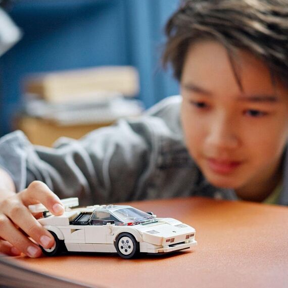 LEGO 76908 Speed Champions Lamborghini Countach Bausatz für Modellauto & 76906 Speed Champions 1970 Ferrari 512 M Bausatz für Modellauto, Spielzeug-Auto, Rennwagen für Kinder, 2022 Kollektion