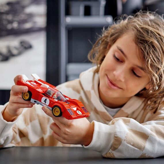 LEGO 76908 Speed Champions Lamborghini Countach Bausatz für Modellauto & 76906 Speed Champions 1970 Ferrari 512 M Bausatz für Modellauto, Spielzeug-Auto, Rennwagen für Kinder, 2022 Kollektion