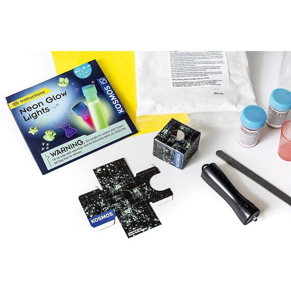 KOSMOS 616830 Fun Science Glow Lights, Neon-Leuchten, Kreative Experimente im Schwarzlicht, Experimentier Set für Kinder mit mehrsprachiger Anleitung (DE, EN, FR, IT, ES, NL)