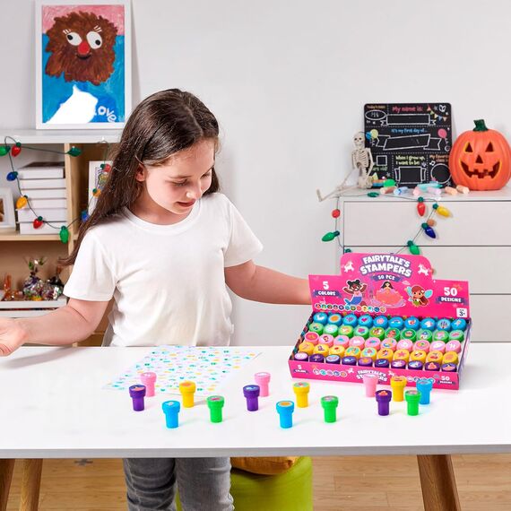 JOYIN 50 Stück Märchen Stempel für Kinder, Selbstfärbende Stempelset mit 50 Designs, Mitgebsel Kindergeburtstag für Weihnachten,Kleine Geschenke für Kinder(Meerjungfrau-, Prinzessin- Stempel)
