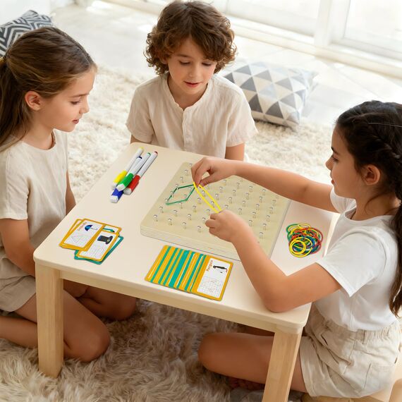 VingaHouse Montessori Holz Geoboard für Kinder, Montessori Spielzeug ab 3 4 5 6 Jahre 18x18CM Geobrett für Förderung des Räumlichen Denkens und der Vorstellungskraft Geschenkidee für Junge und Mädchen