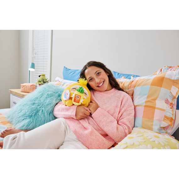 Snackles, Series 2, Shark (Hershey, Cookie n Cream), Plush Toy, Cuddly Squishy Comfort Plush with License Snack Brand Accessory, Small (20 cm), Brown Box, (Shark)