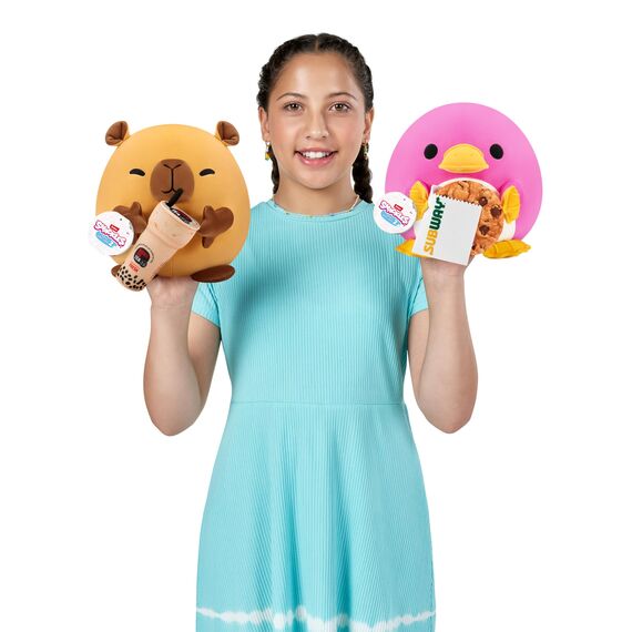 Snackles, Series 2, Capybara (Kung Fu Tea, Bubble Tea), Kuschelig-weiches, beruhigendes, 20 cm großes Plüschspielzeug mit lizenziertem Snackmarken-Accessoire (Capybara)