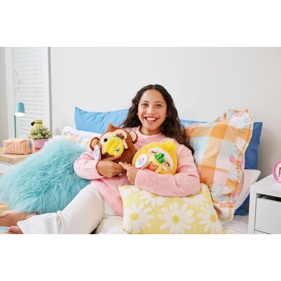 Snackles, Series 2, Pink Shrimp (Pringles, Sour Cream & Onion), Plush Toy, Cuddly Squishy Comfort Plush with License Snack Brand Accessory, Small (20 cm), Brown Box, (Pink Shrimp)