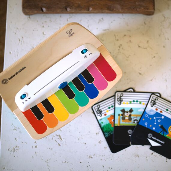 Baby Einstein, Hape, Holzspielzeug Magic Touch Piano , Musikspielzeug Klavier aus Holz für Kinder, Musikinstrumente mit 3 Notenblättern und 6 Liedern, Aktivität und Sensorisches Spielzeug, 6 Monaten+