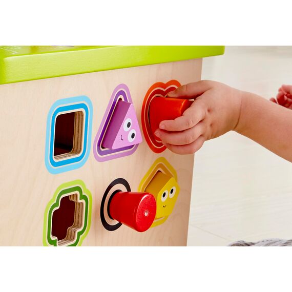 Hape Motorikwürfel „Kleine Tierchen“ - aus Holz, Multifunktions-Spielwürfel, Lernspielzeug aus Holz für Kleinkinder, fünfseitiges Busy Board, Montessori Spielzeug für Kinder ab 1 Jahr