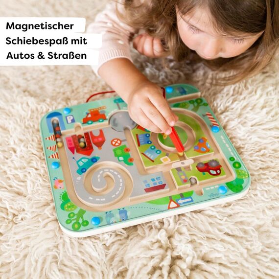 HABA Magnetspiel Stadtlabyrinth – Interaktives Lernspielzeug für Kinder ab 2 Jahren aus Holz – Fördert Konzentration, Geschicklichkeit & Feinmotorik – Erste Schritte im Straßenverkehr – 1301056001