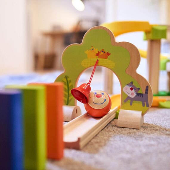 HABA Kullerbü Kugelbahn SIM-Sala-Kling – Holz-Murmelbahn mit Sound-Elementen – Erweiterbares Kugelbahn-System für Kinder ab 2 Jahren – 1302056001