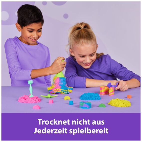 Kinetic Sand Squish N' Create Set - mit 382 g original magischem kinetischem Sand aus Schweden in drei Farben und 5 Werkzeugen für kreatives Indoor-Sandspiel, ab 7 Jahren