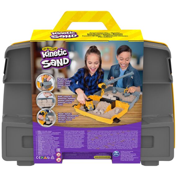 Kinetic Sand Baustellen Koffer - mit 907 g original kinetischem Sand aus Schweden, erfüllt alle gesetzlichen Anforderungen, mit Fahrzeug und Zubehör für Indoor-Sandspiel, für Kinder ab 3 Jahren