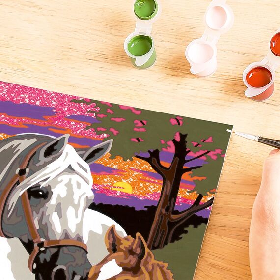 Ravensburger CreArt 28568 - Pferde im Sonnenuntergang - Malen nach Zahlen ab 9 Jahre, Malset mit Rahmen, Pinsel und Acrylfarben, Geschenk für Mädchen und Jungen, mit Glitzer