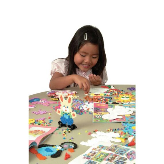 Hama Perlen 201-01 Bügelperlen Beutel mit ca. 3.000 bunten Midi Bastelperlen mit Durchmesser 5 mm in Weiß, kreativer Bastelspaß für Kinder ab 5 Jahren