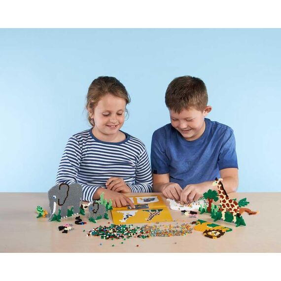 Hama Perlen 201-01 Bügelperlen Beutel mit ca. 3.000 bunten Midi Bastelperlen mit Durchmesser 5 mm in Weiß, kreativer Bastelspaß für Kinder ab 5 Jahren