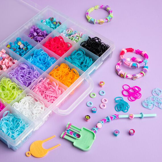 Bandai Beadmoji Deluxe Kit | Armbandhersteller mit einzigartigen Messaging-Perlen | lustige und trendige Themen | Gummibänder und Beadmoji-Perlen für kreatives Zubehör | Bastelset für Jungen und