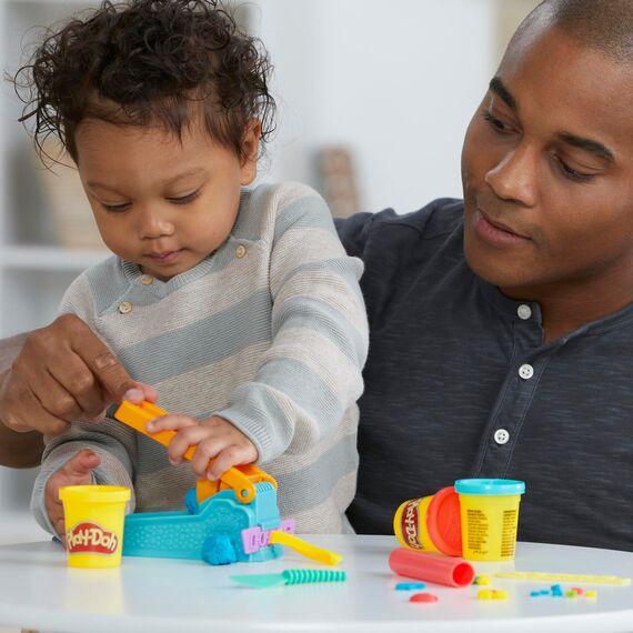 Play-Doh Knetwerk Starter Set, 3 x 56 g Dosen bunter Knetmasse, 2 Accessoires und Förmchenmaschine, Bastel-Set zum Formen und Entdecken, kreatives für Kinder ab 3 Jahren