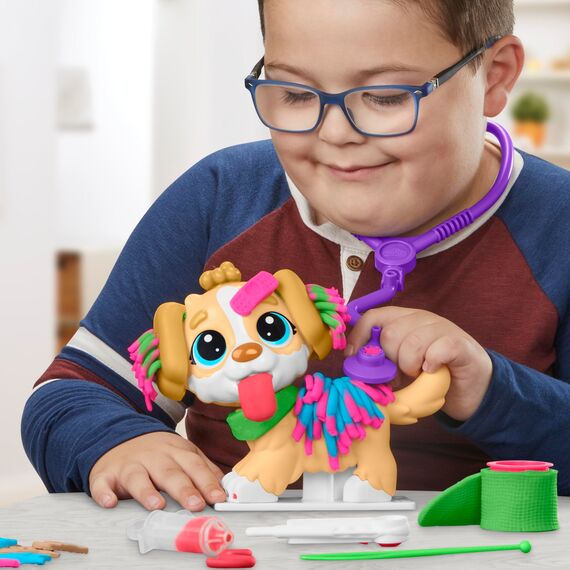 Play-Doh Tierarzt Spielset mit Spielzeughund, Tragebox und vielen weiteren Accessoires, 10 Werkzeuge und 5X Knetmasse in bunten Farben, kreatives für Kinder ab 2 Jahren