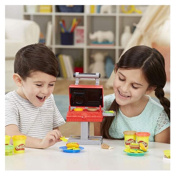 Play-Doh Kitchen Creations Grillstation Spielset für Kinder ab 3 Jahren mit 6 Farben und 7 Zubehörteilen, Mehrfarbig
