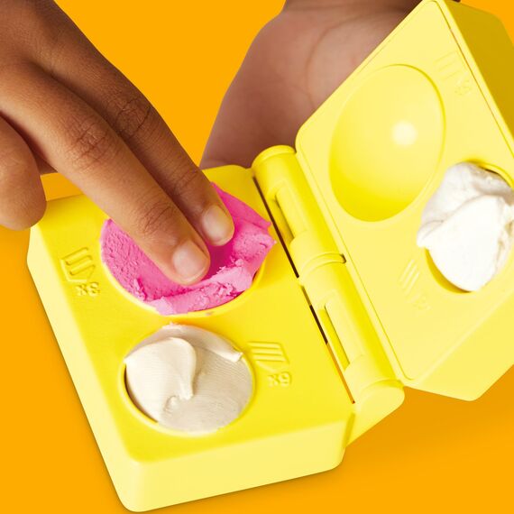Play-Doh Bunte Konditorei mit Spielzeug-Ofen, Werkzeugen, Accessoires und 11 Dosen Knetmasse zum Formen, Backen und Dekorieren, Bastel-Set für Mädchen und Jungen ab 4 Jahren
