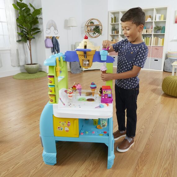 Play-Doh Kitchen Creations Großer Eiswagen, Spielset mit 27 Accessoires, 12 Dosen und realistischen Geräuschen,3 Years+