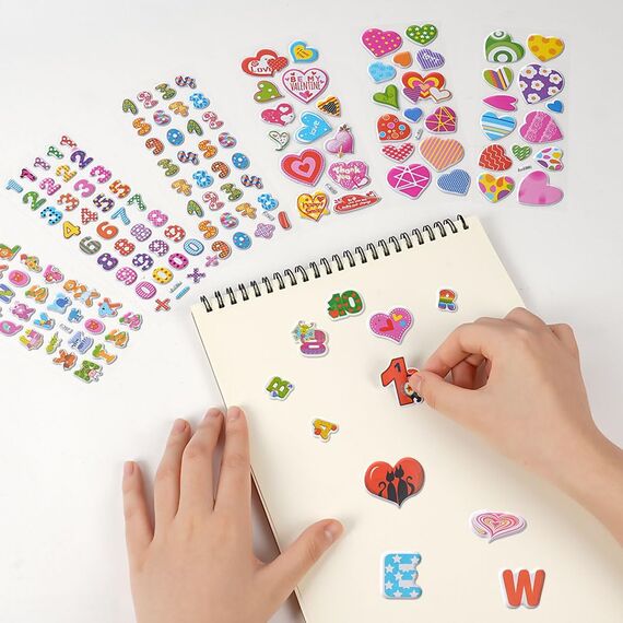 Vicloon 3D Aufkleber, 24 Blätter 550+ Verschiedene 3D Stickers Geschwollene, Aufkleber Einschließlich Zahlen, Buchstaben, Herzen und Mehr