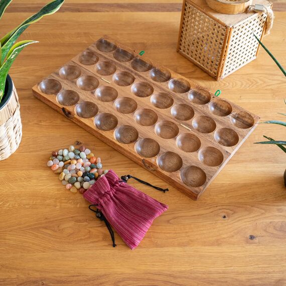 LOGOPLAY Hus - Bao - Kalaha - Mancala - Steinchenspiel - Edelsteinspiel aus Samena-Holz inkl. Edelsteinen