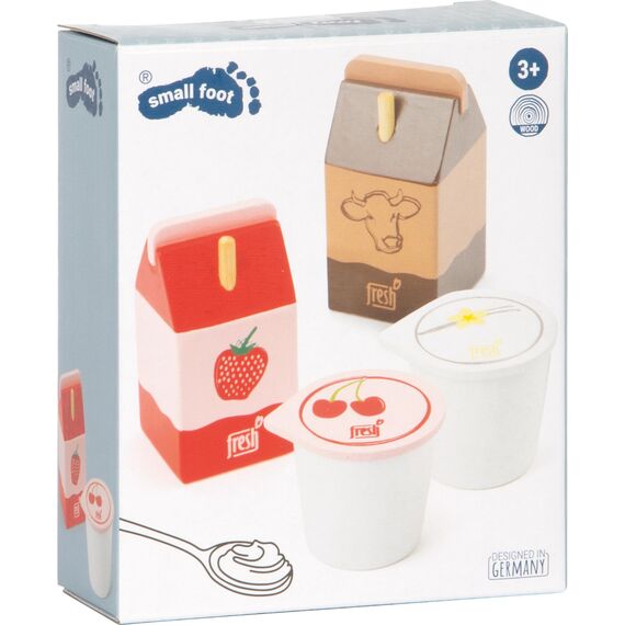 small foot Milchprodukte-Set "fresh" aus Holz, Kaufladen und Kinderküchen Zubehör, 4-teilig, ab 3 Jahren, 11440