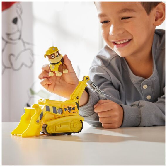 PAW Patrol, Baustellen-Fahrzeug mit Rubble-Figur (Sustainable Basic Vehicle/Basis Fahrzeug), Spielzeug für Kinder ab 3 Jahren