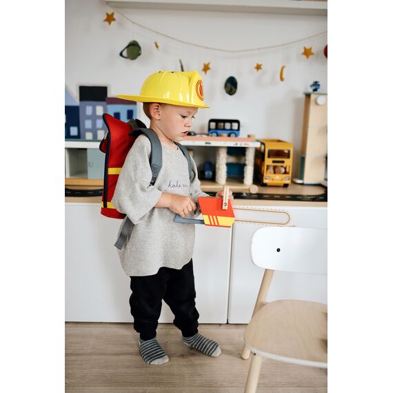 small Foot Kettensäge aus Holz, Rollenspielzeug zum Thema Feuerwehr, mit Sound, für Kinder ab 3 Jahren, 12362