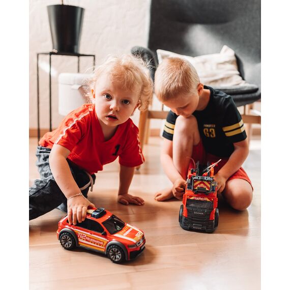 Dickie Toys 203714016 VW Tiguan R-Line Fire Car, Auto, Feuerwehr Einsatzfahrzeug, SUV, Blaulicht & Sound, inkl. Batterien, 25 cm, für Kinder ab 3 Jahren, rot
