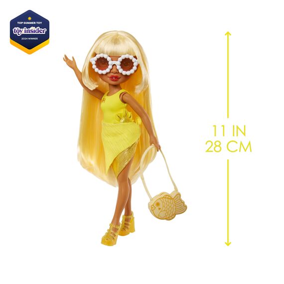 Rainbow High Swim & Style - Sunny (Gelb) - 28 cm Große Puppe mit Schimmerndem Pareo, auf 10+ Arten zu tragen - Ausziehbarer Badeanzug, Sandalen, Spielzubehör - Spielzeug - Ideal für 4 bis 12 Jahre