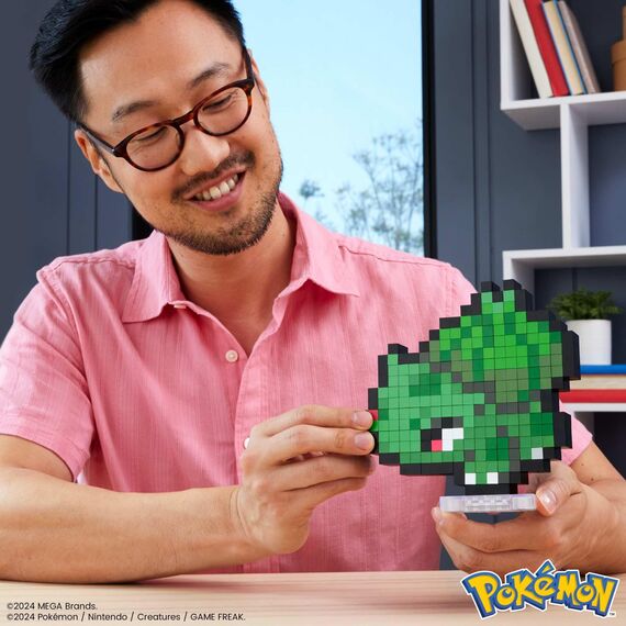 MEGA Pokémon Bisasam im Retro-Look - mit Pixel Art Steinen zusammenbaubare 15 cm großes Spielzeug, inklusive Basis zur Wandmontage, für Erwachsene Liebhaber und Sammler, HTH75
