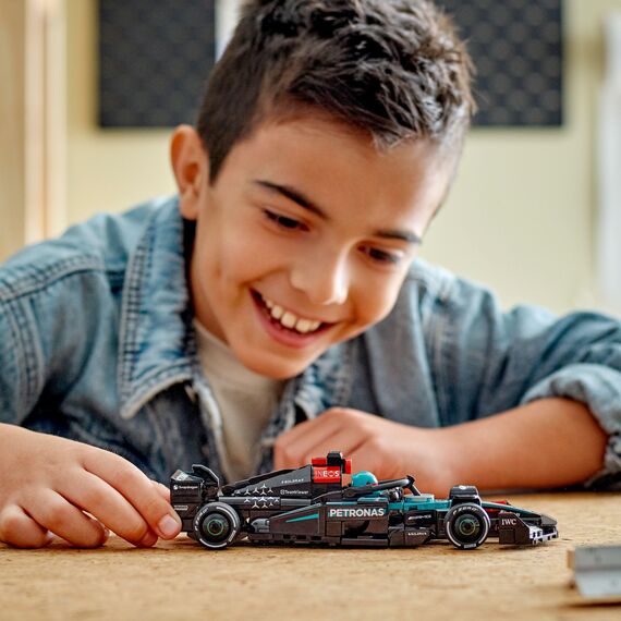 LEGO Speed Champions Mercedes-AMG F1 W15 Rennauto - Spielzeug mit Formel 1 Minifigur - Modell Auto zum Sammeln und Bauen - Geschenk für Jungen & Mädchen ab 10 Jahren oder Erwachsene Fans 77244