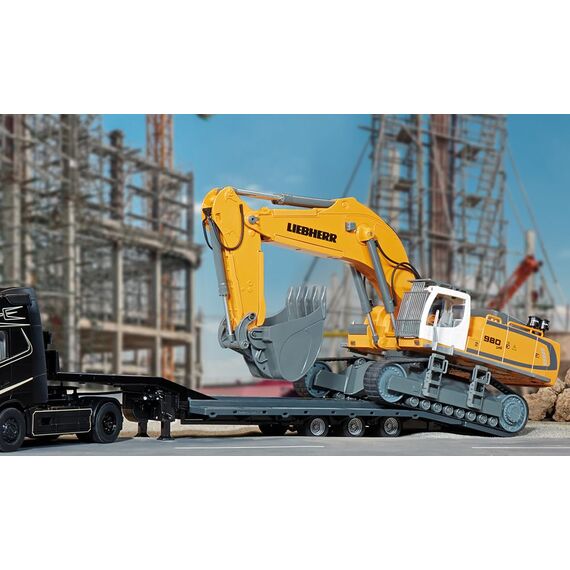 siku 6744, 3-Achs Tieflader, Nooteboom Eurotrailer, 1:32, Schwarz/Silber, Metall/Kunststoff, Elektronische Laderampe, 4 LEDs am Heck